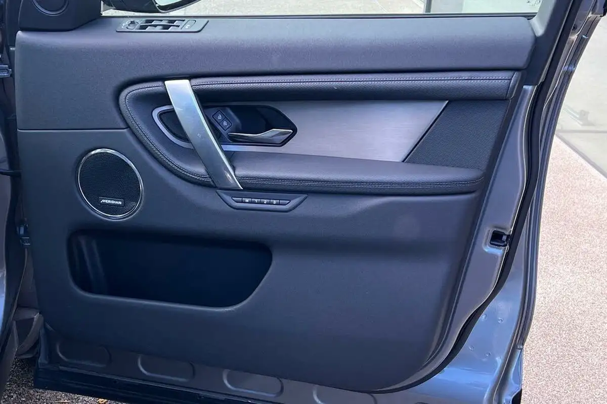 2024-land-rover-discovery-sport-15-p300e-dynamic-se-big-50