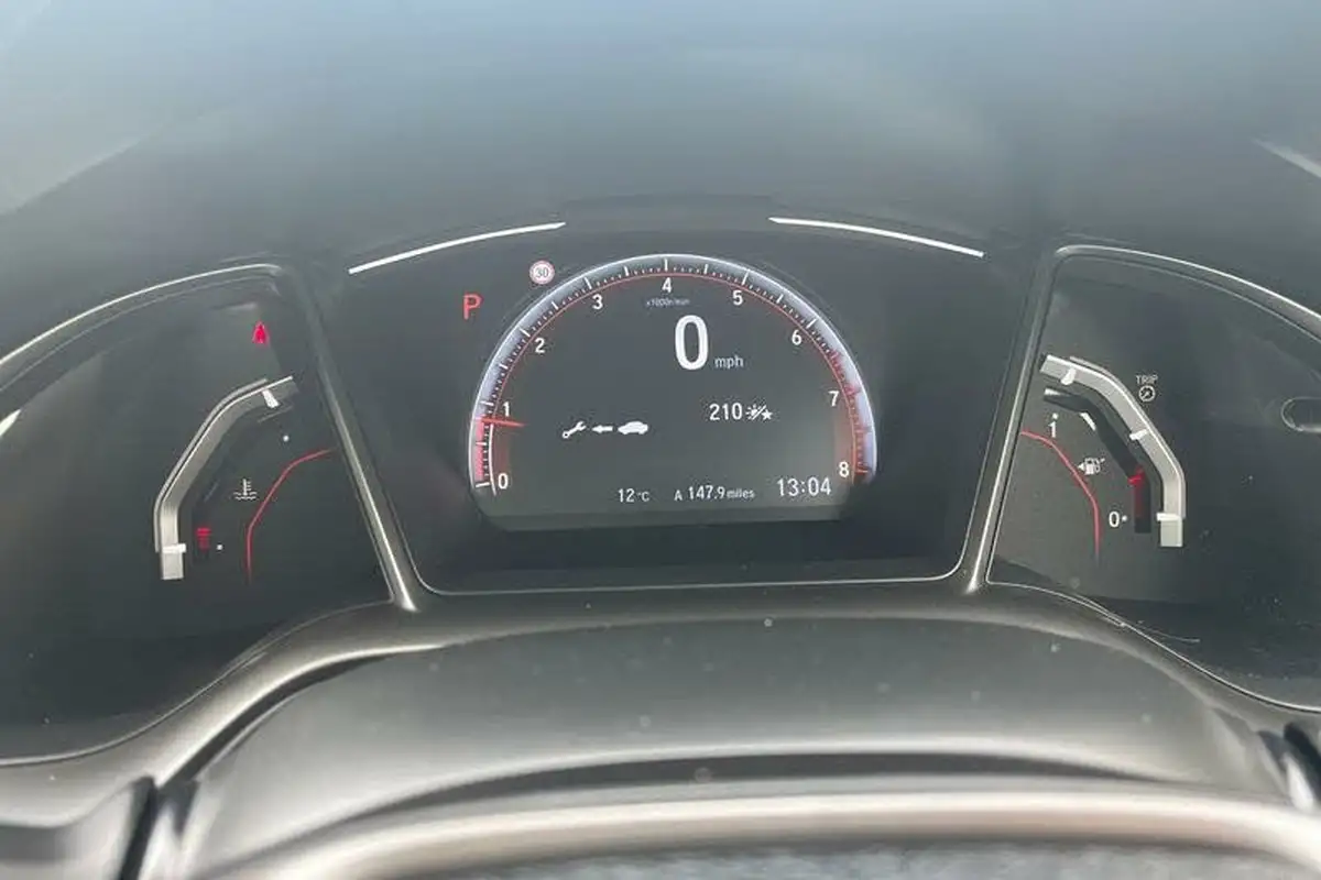 2018-honda-civic-15-vtec-turbo-sport-plus-cvt-big-12