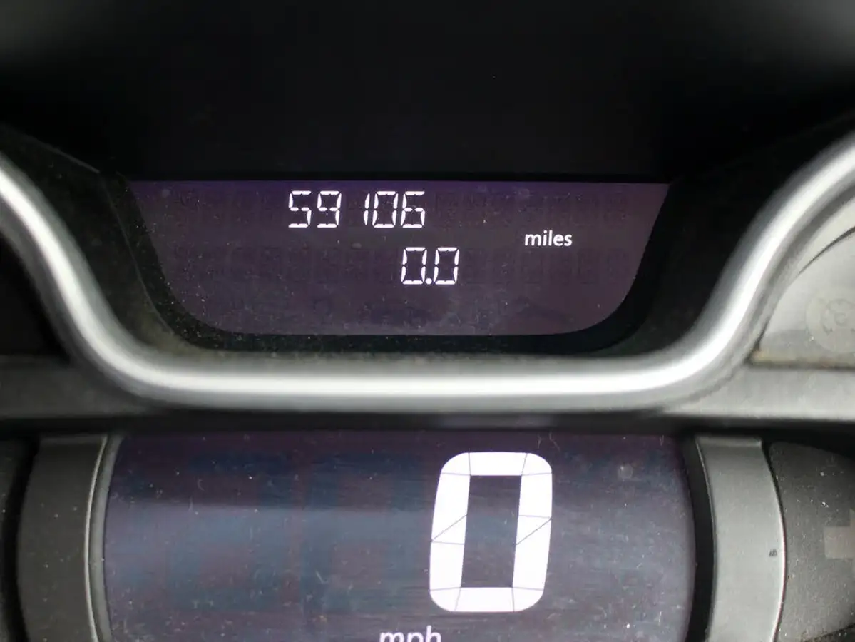 2021-renault-trafic-20dci-ll30-energy-120-business-panel-big-34