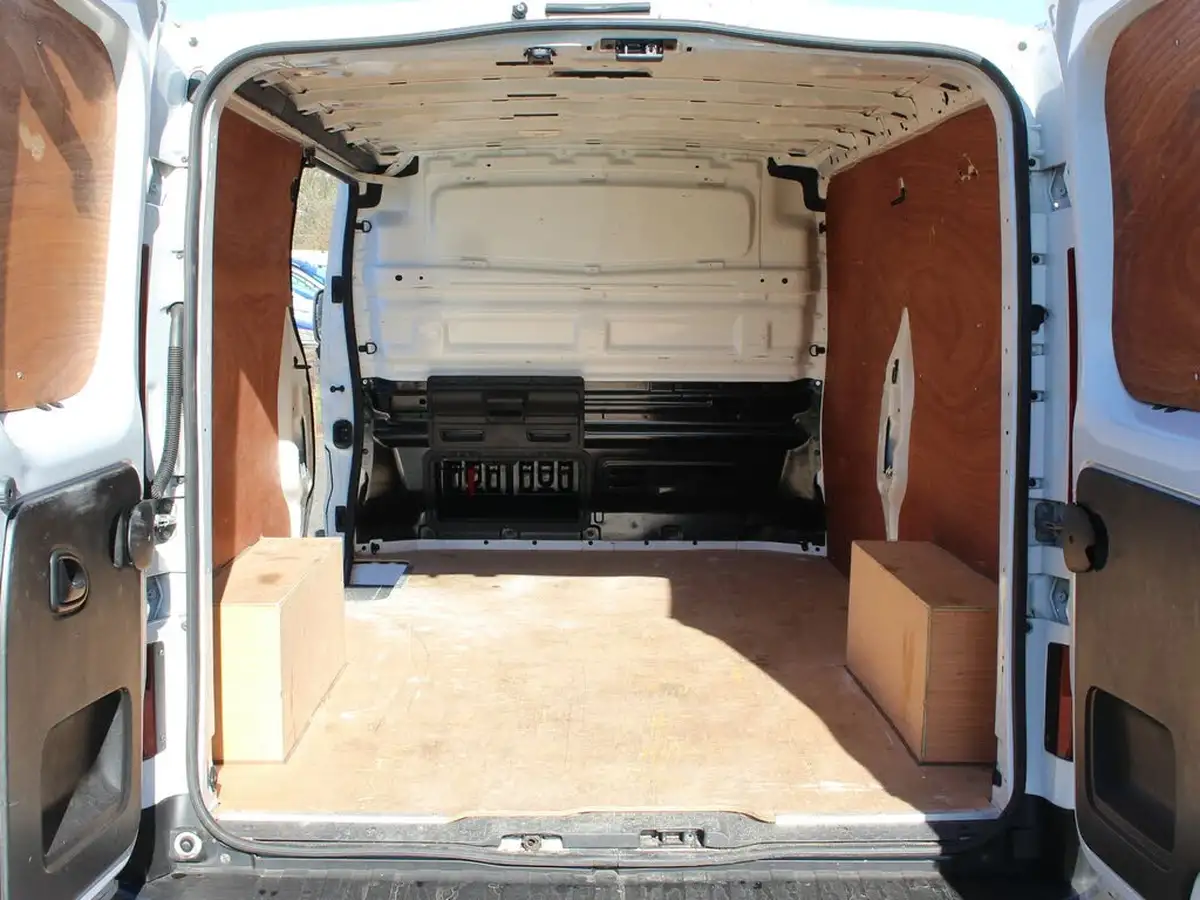 2021-renault-trafic-20dci-ll30-energy-120-business-panel-big-11