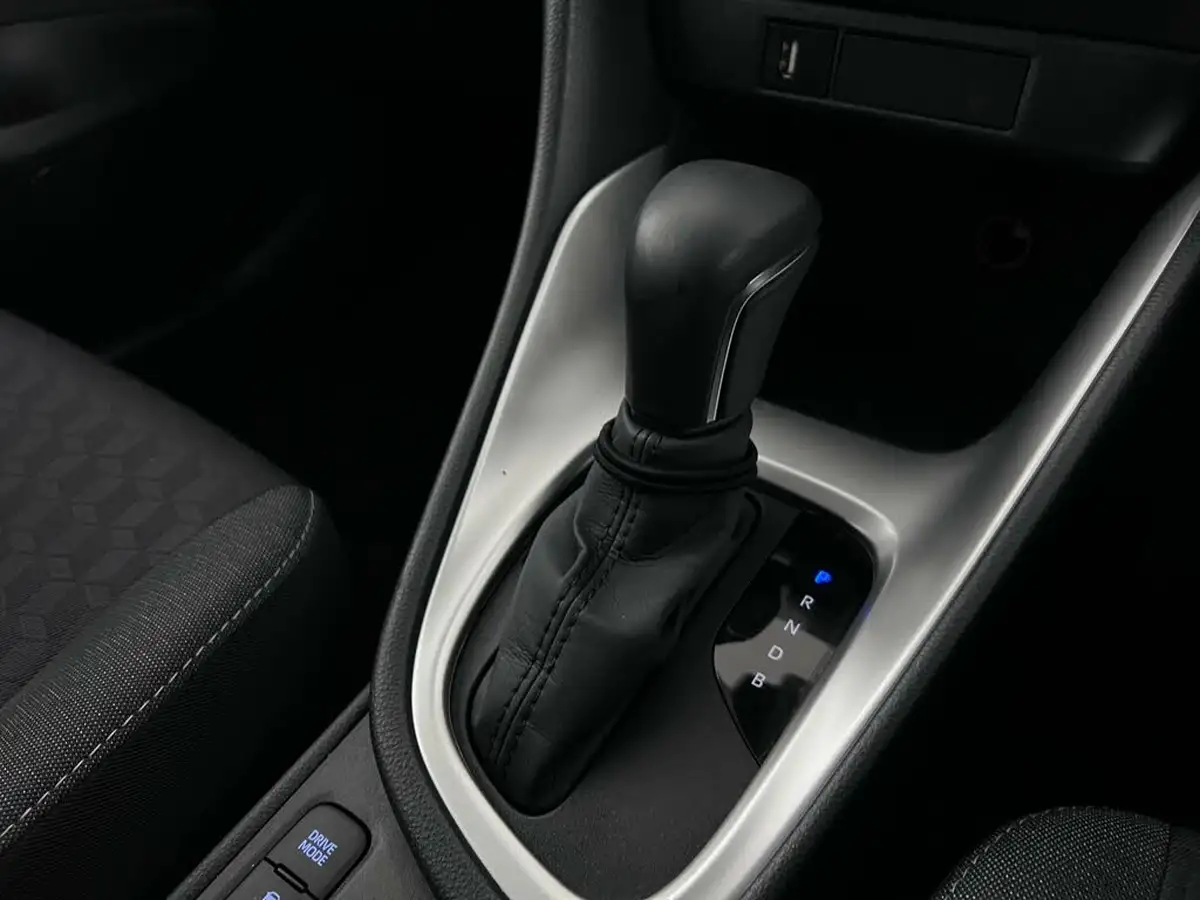 2021-toyota-yaris-15-vvt-i-design-big-28