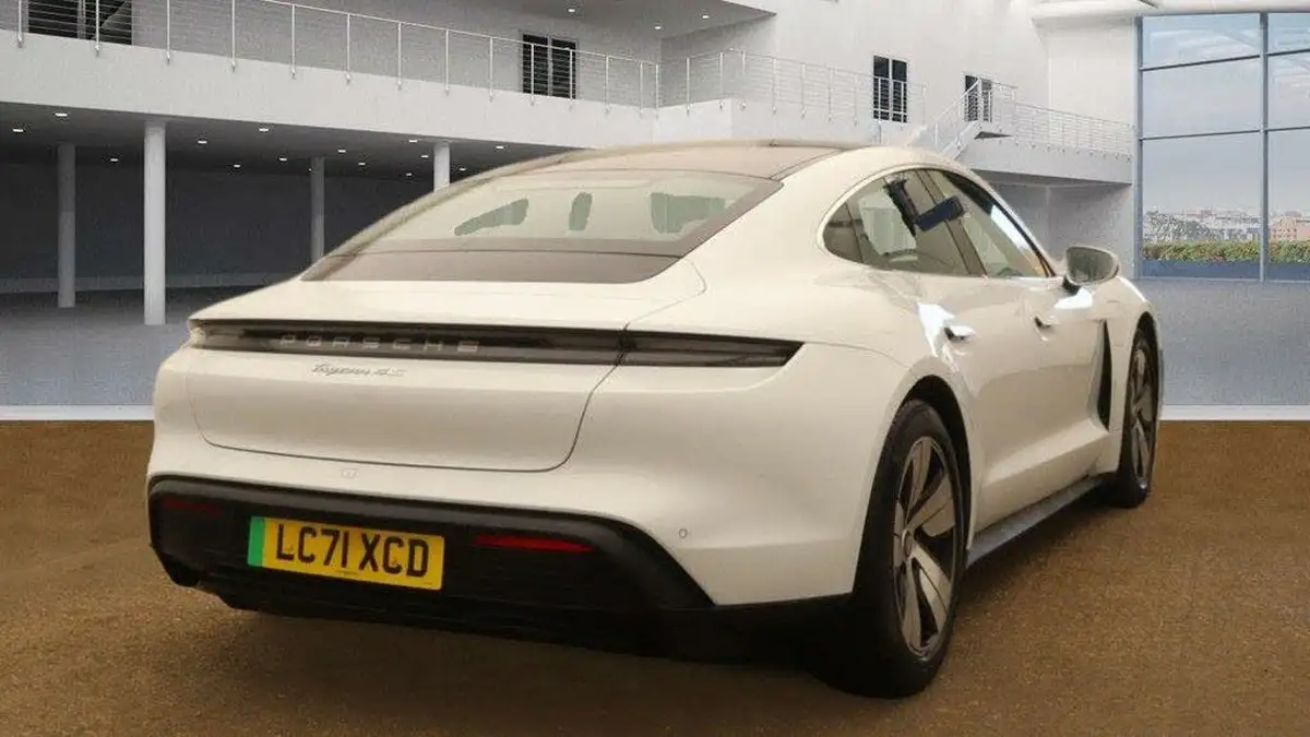 2021-porsche-taycan-e-4s-530ps-big-5
