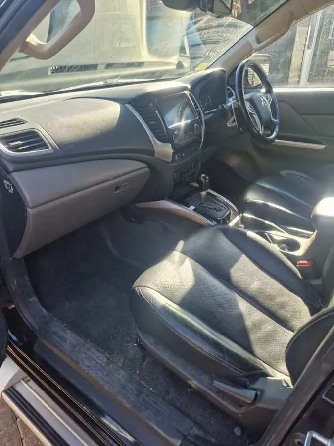 2019-mitsubishi-l200-24di-d-warrior-eu6b-auto-big-9