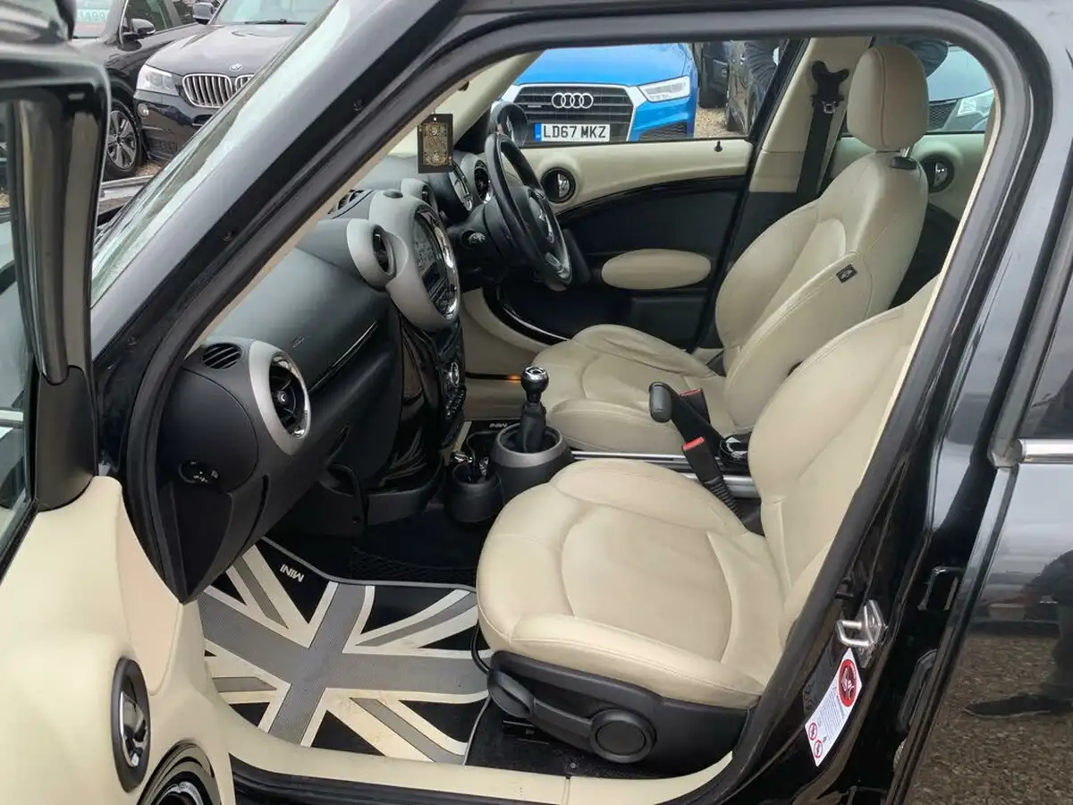2011-mini-countryman-16-cooper-s-190bhp-all4-big-24