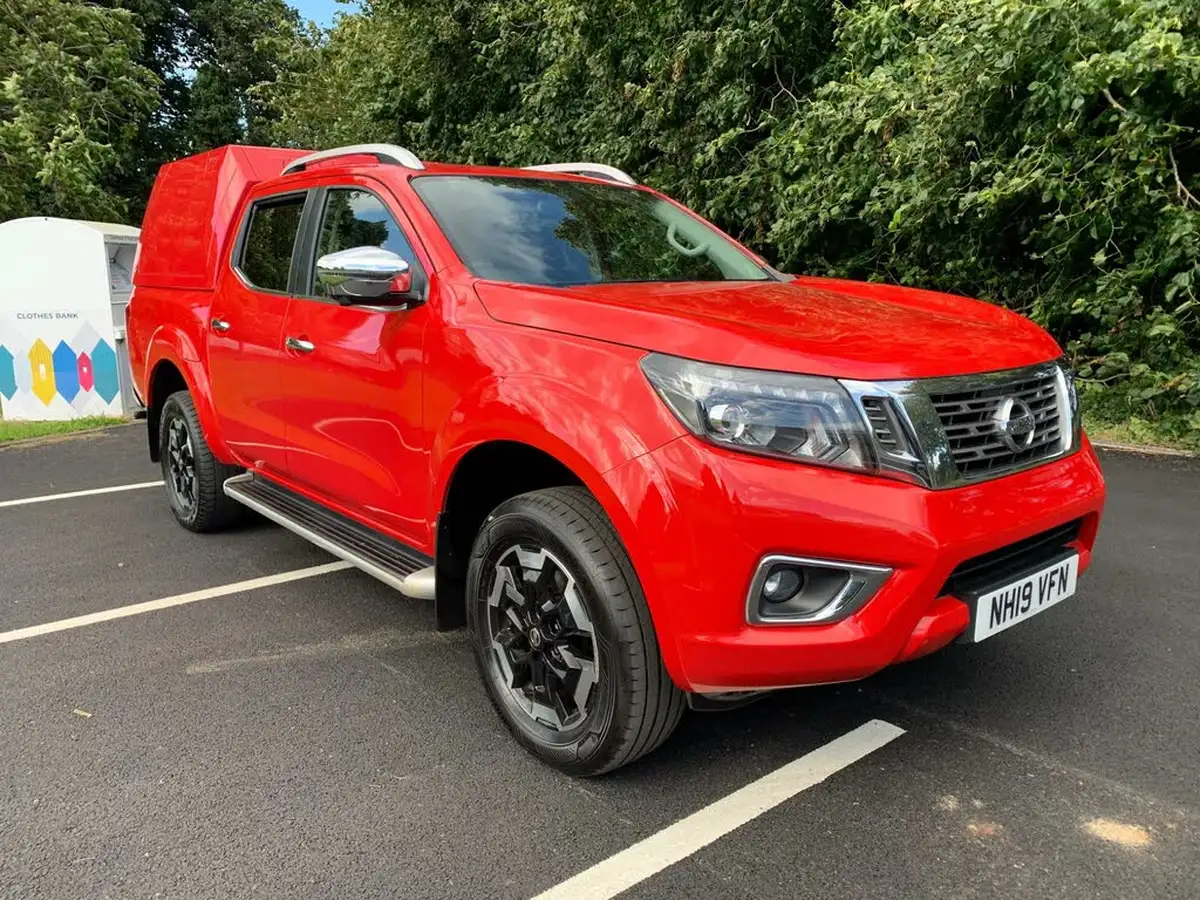 2019-nissan-navara-23dci-tt-tekna-8-navileather-auto-big-0