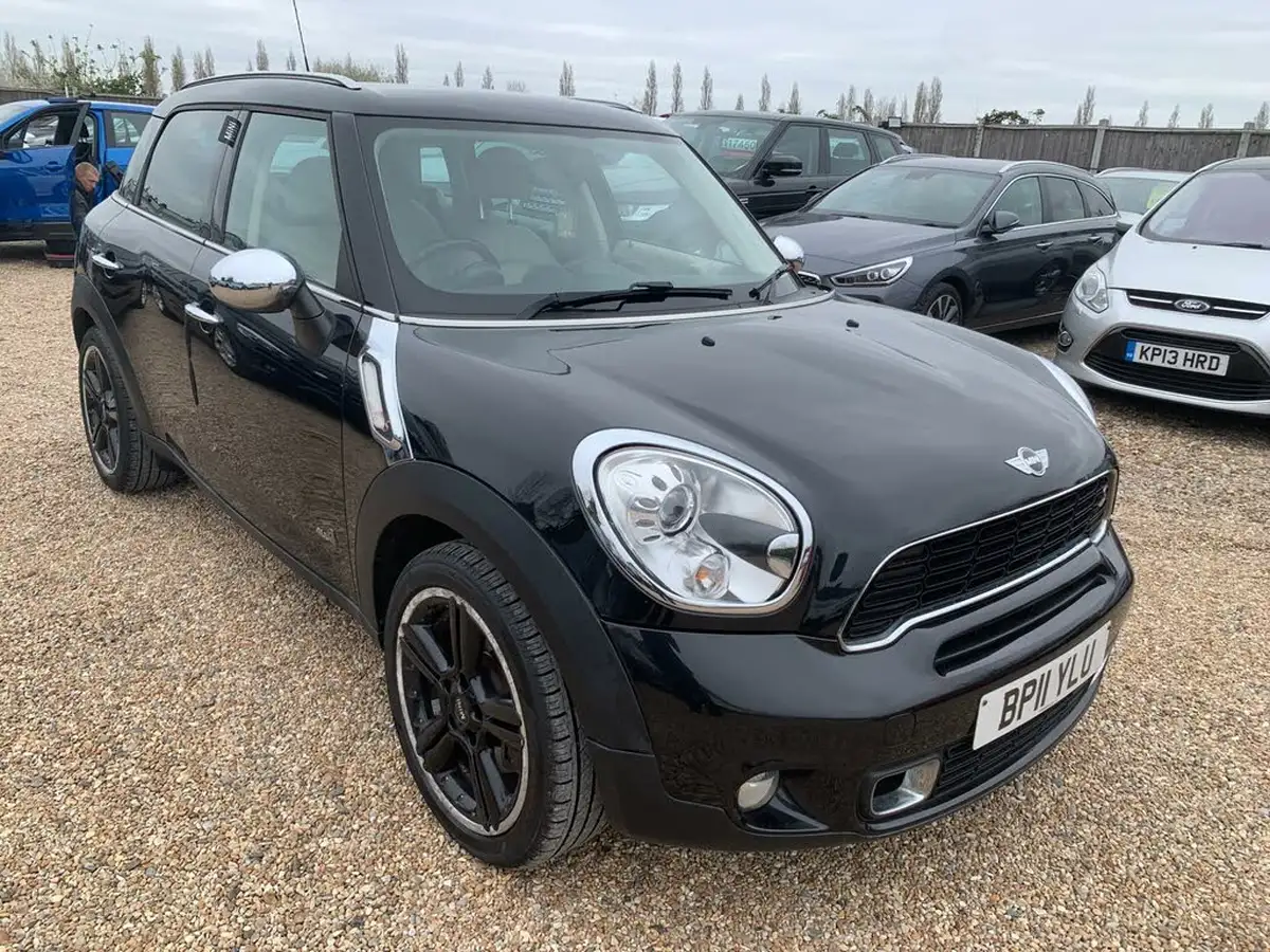 2011-mini-countryman-16-cooper-s-190bhp-all4-big-0