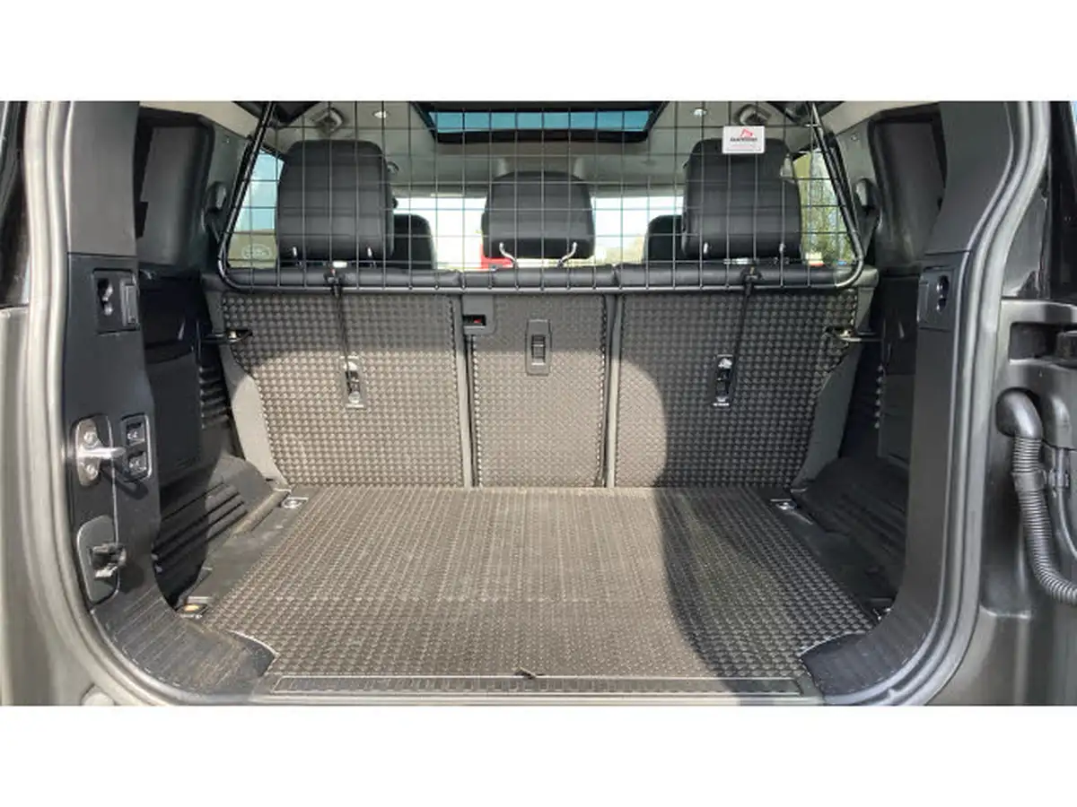 2022-land-rover-110-defender-30-d250-xs-edition-big-9