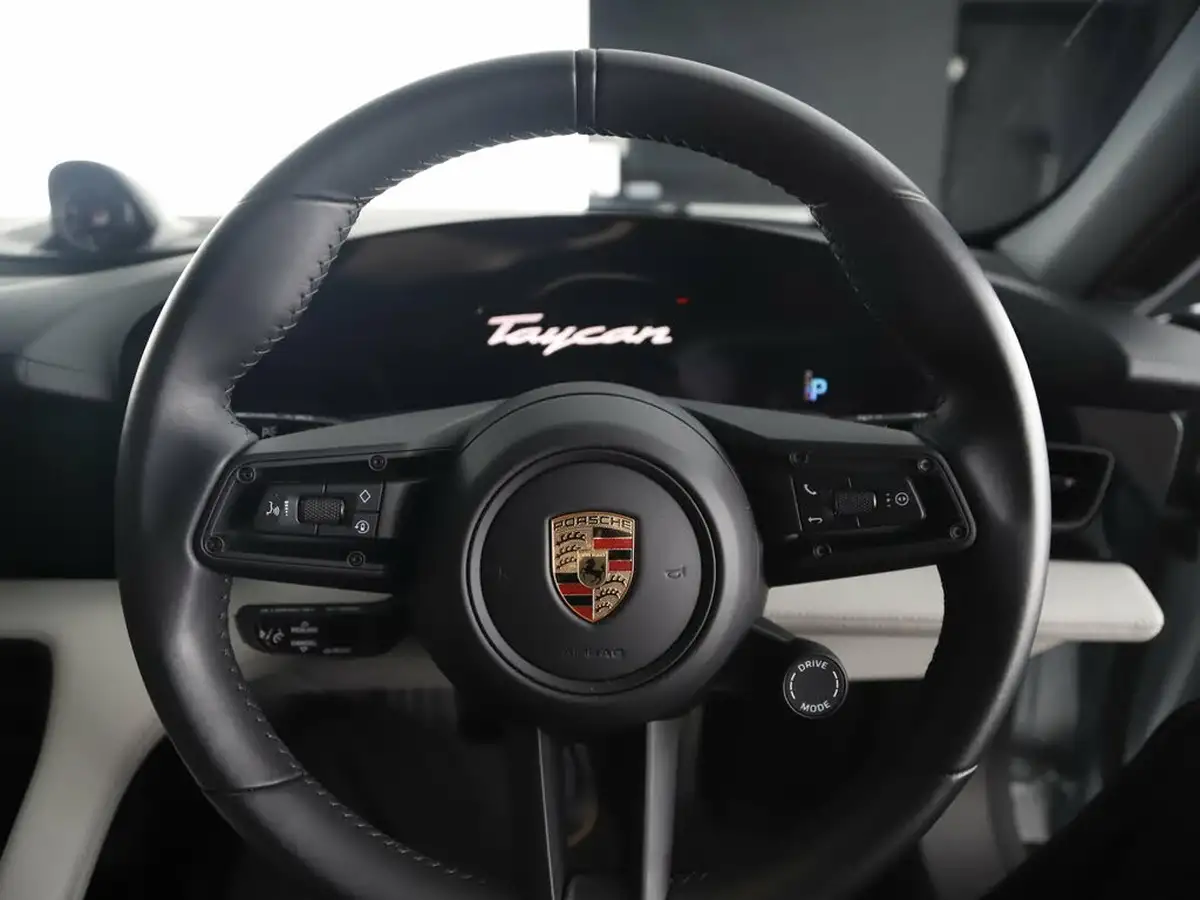 2023-porsche-taycan-e-4s-cross-turismo-big-26
