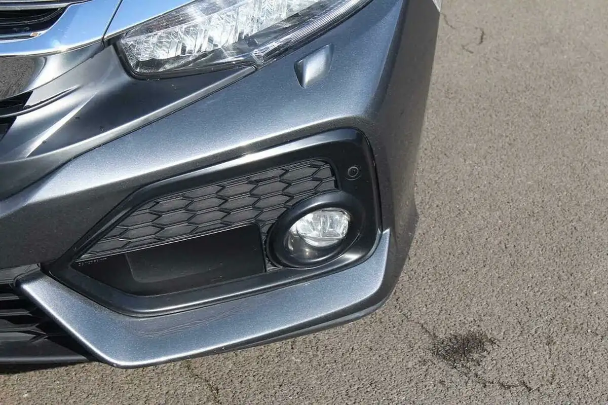 2018-honda-civic-15-vtec-turbo-prestige-cvt-big-12