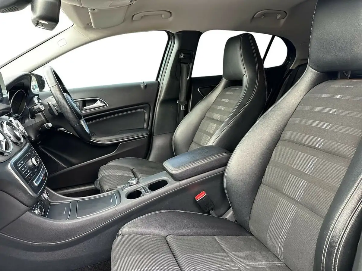 2020-mercedes-benz-gla-class-16-gla-180-urban-edition-ss-7g-dct-big-7