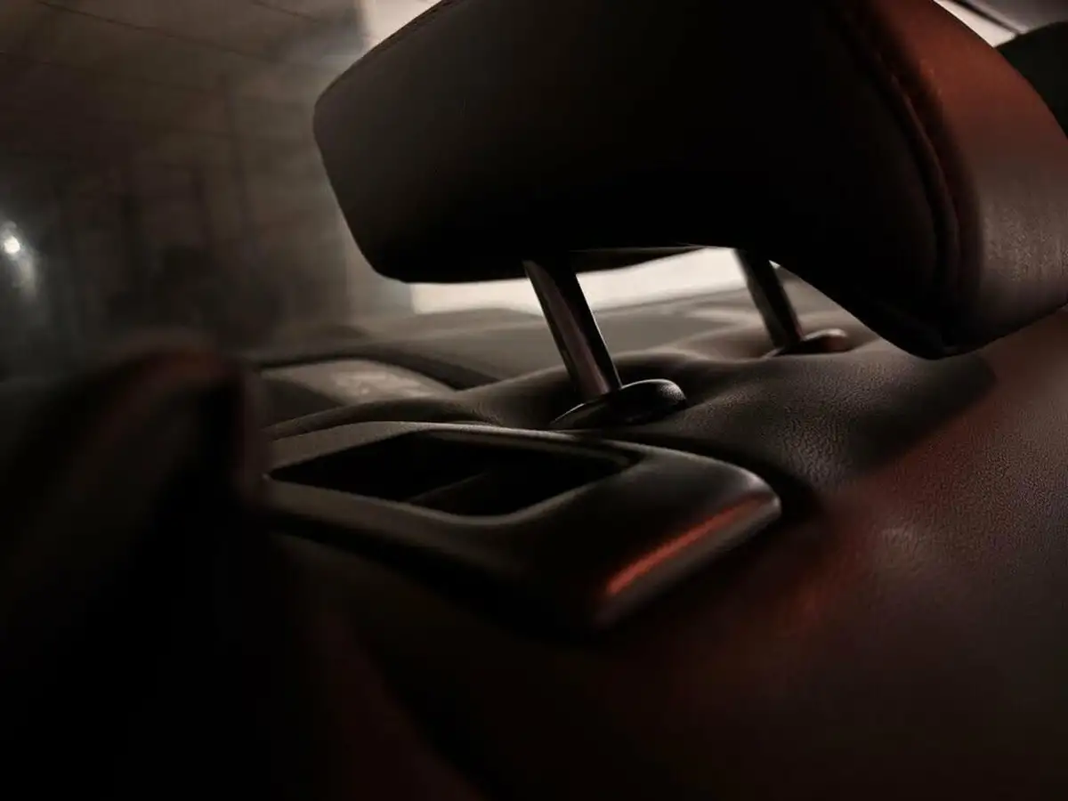 2017-lexus-is-300h-25-sport-big-58