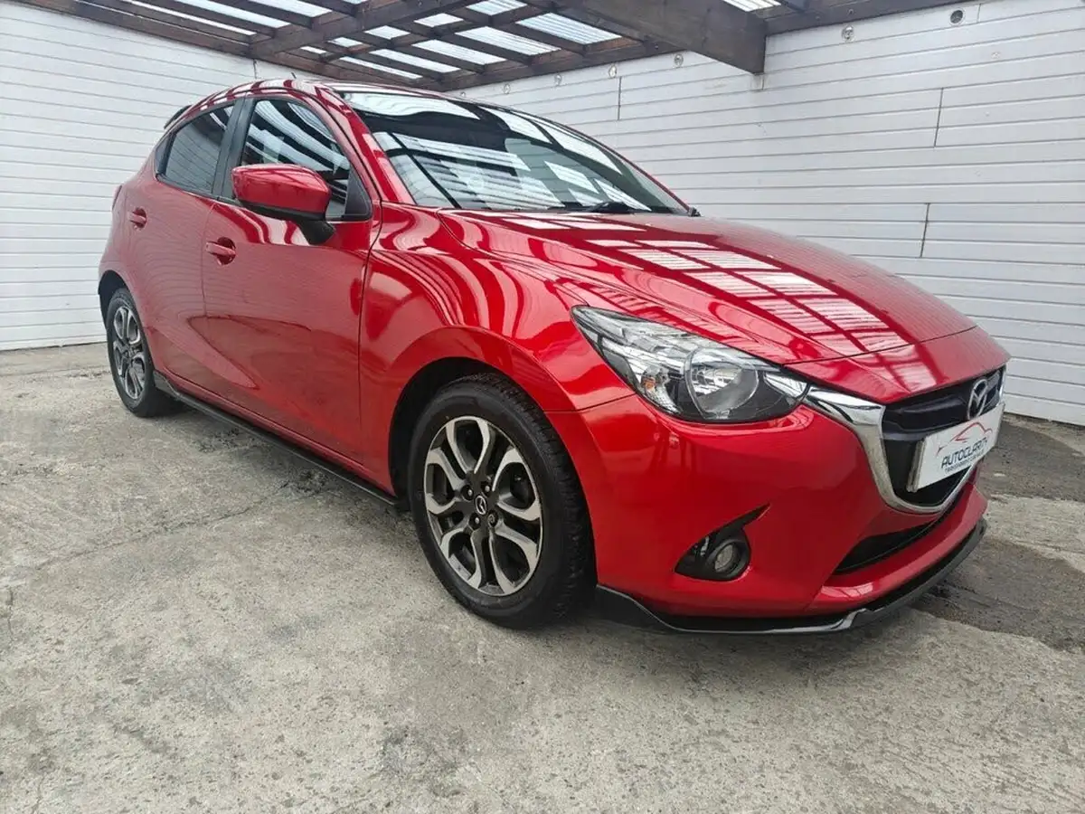 2015-mazda-mazda2-15-sport-black-big-6