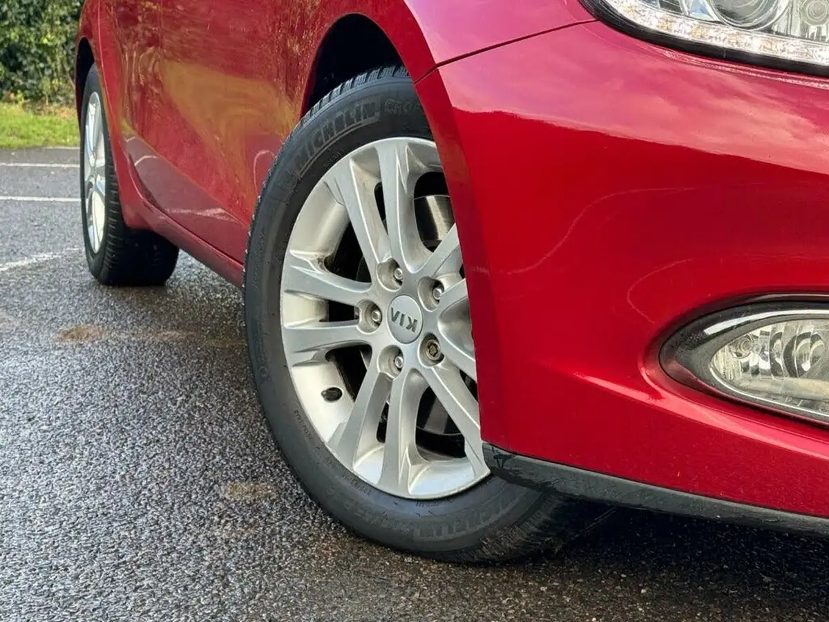 2014-kia-ceed-16-3-gdi-16v-dct-big-6