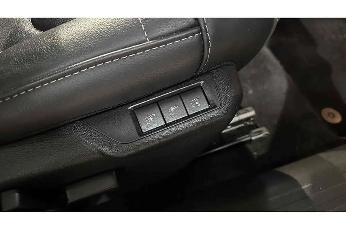 2023-citroen-c4-x-e-shine-plus-big-32