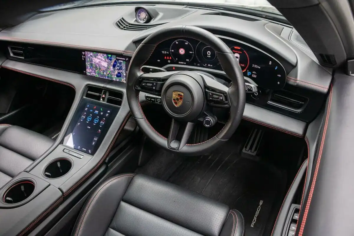 2022-porsche-taycan-e-4s-cross-turismo-big-9