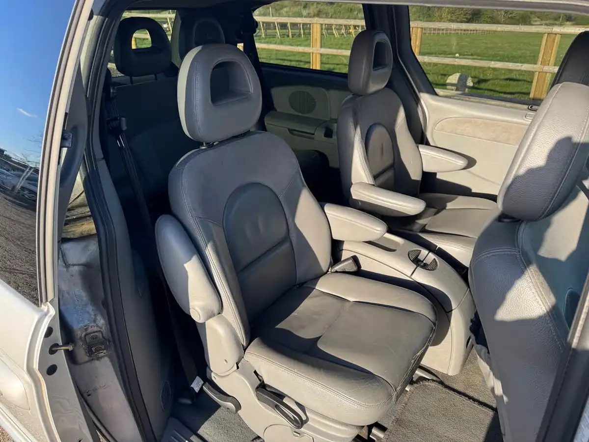 2003-chrysler-grand-voyager-33-limited-xs-big-17