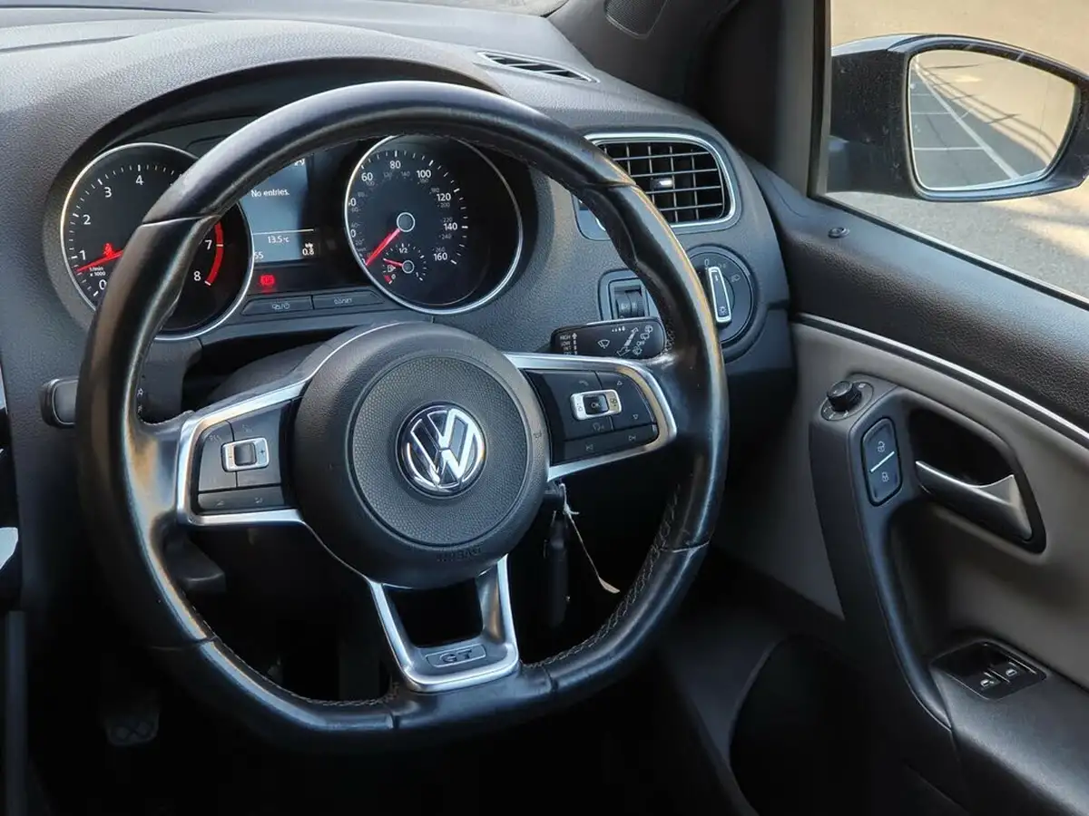 2017-volkswagen-polo-14-tsi-bluegt-act-ss-3d-big-17
