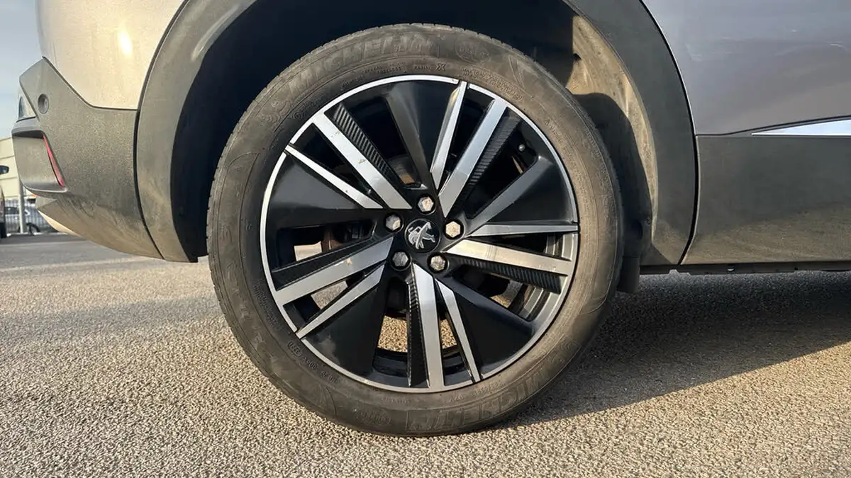 2021-peugeot-3008-suv-12-puretech-gt-premium-big-15