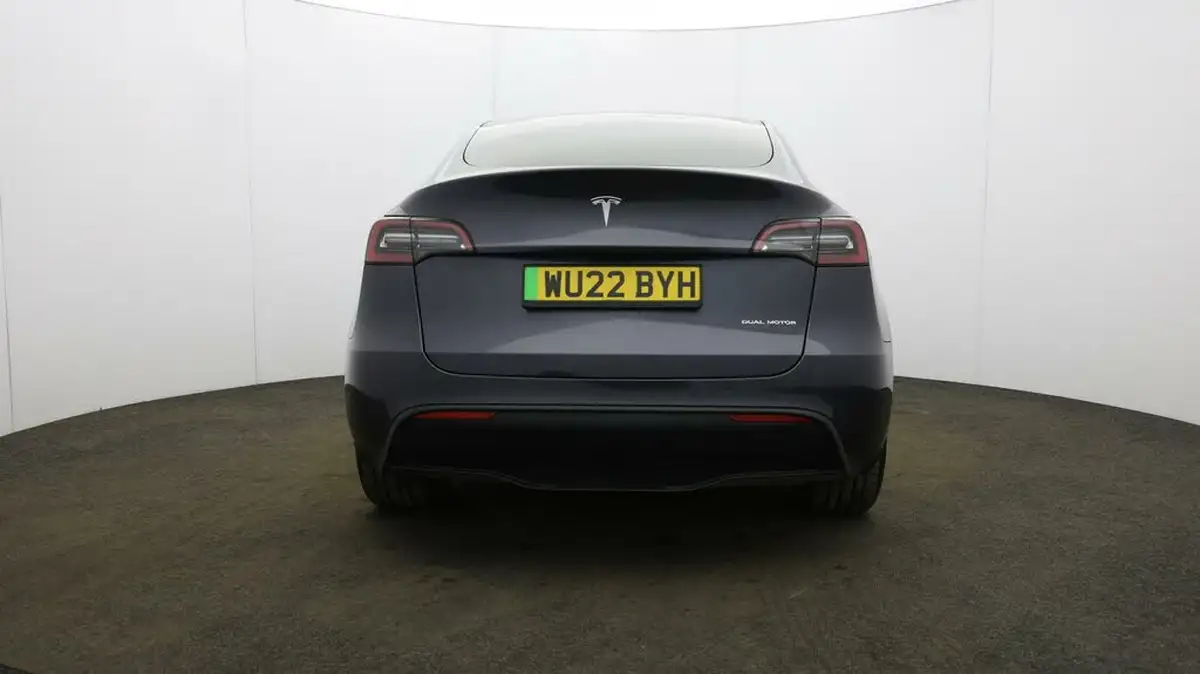 2022-tesla-model-y-e-long-range-big-55