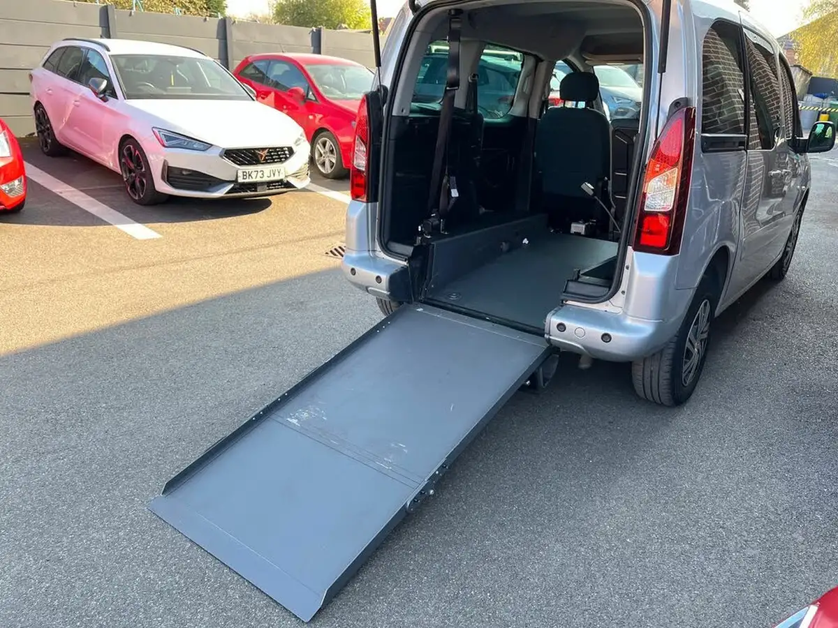 2018-citroen-berlingo-16bluehdi-multispace-feel-100ps-big-16