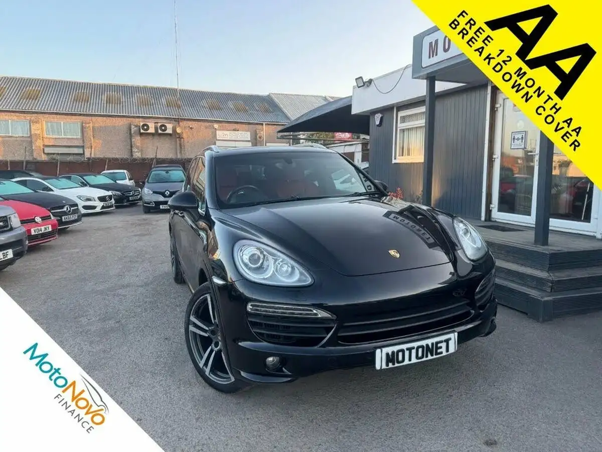 2013-porsche-cayenne-big-11