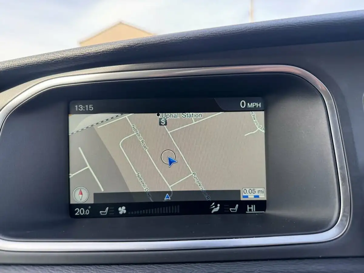 2016-volvo-v40-20td-d2-se-lux-nav-geartronic-big-21