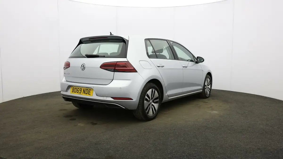 2019-volkswagen-golf-e-e-golf-big-6