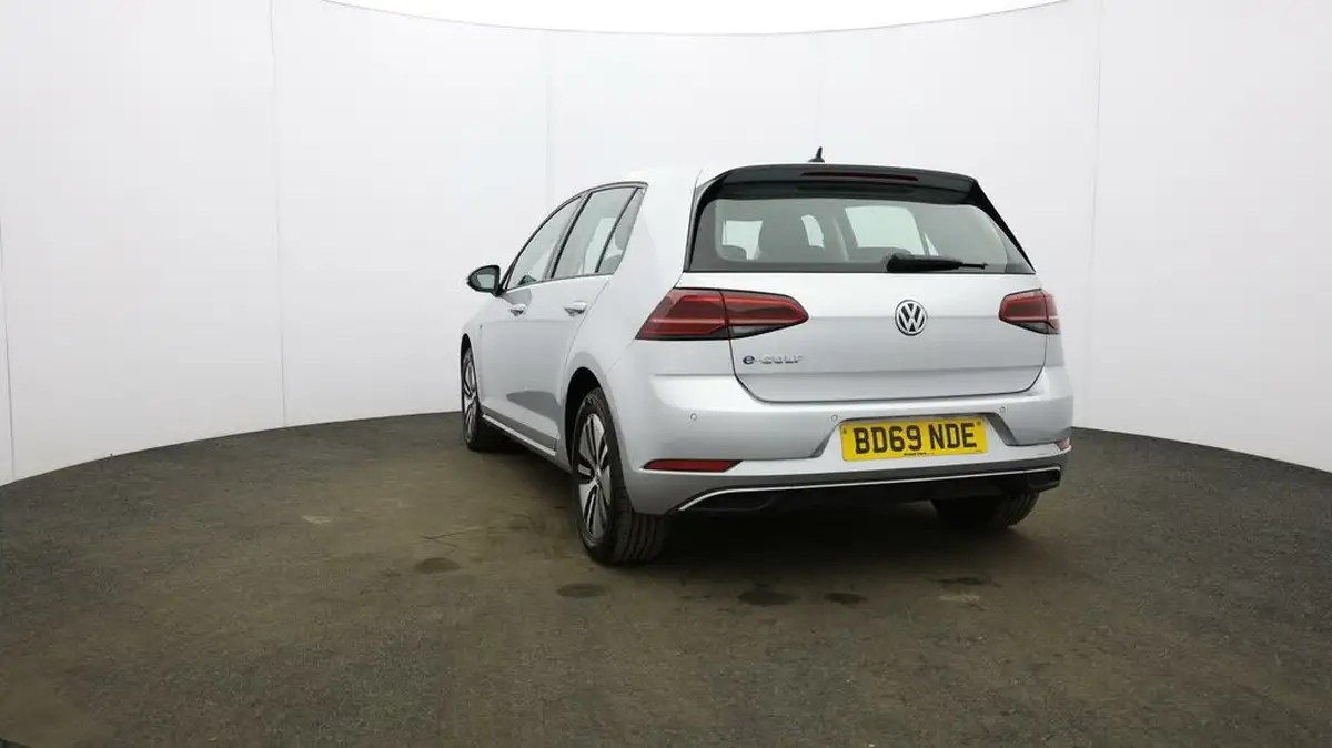 2019-volkswagen-golf-e-e-golf-big-23
