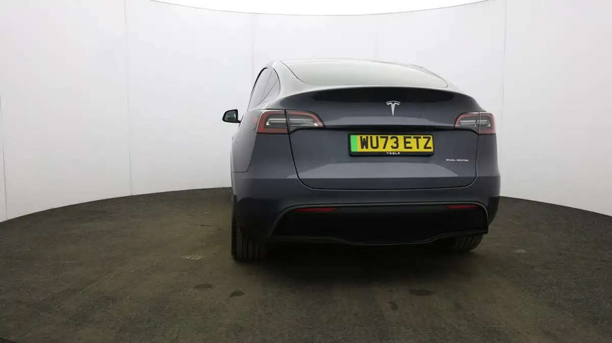 2023-tesla-model-y-e-long-range-big-56