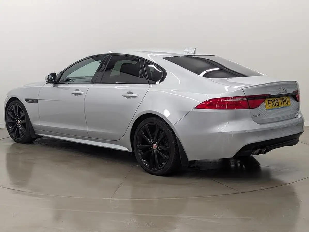 2019-jaguar-xf-20td-r-sport-180ps-ss-saloon-4d-auto-big-7