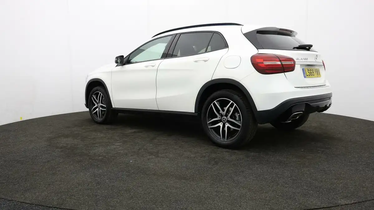 2019-mercedes-benz-gla-class-16-gla-180-urban-edition-7g-dct-big-68