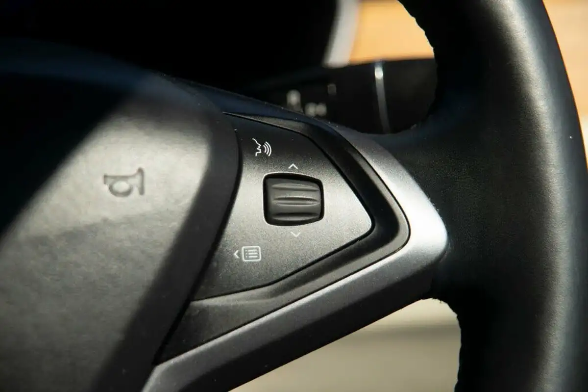 2020-tesla-model-x-e-long-range-big-14
