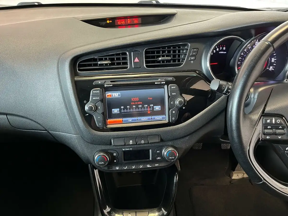 2012-kia-ceed-16-3-isg-hatchback-big-18