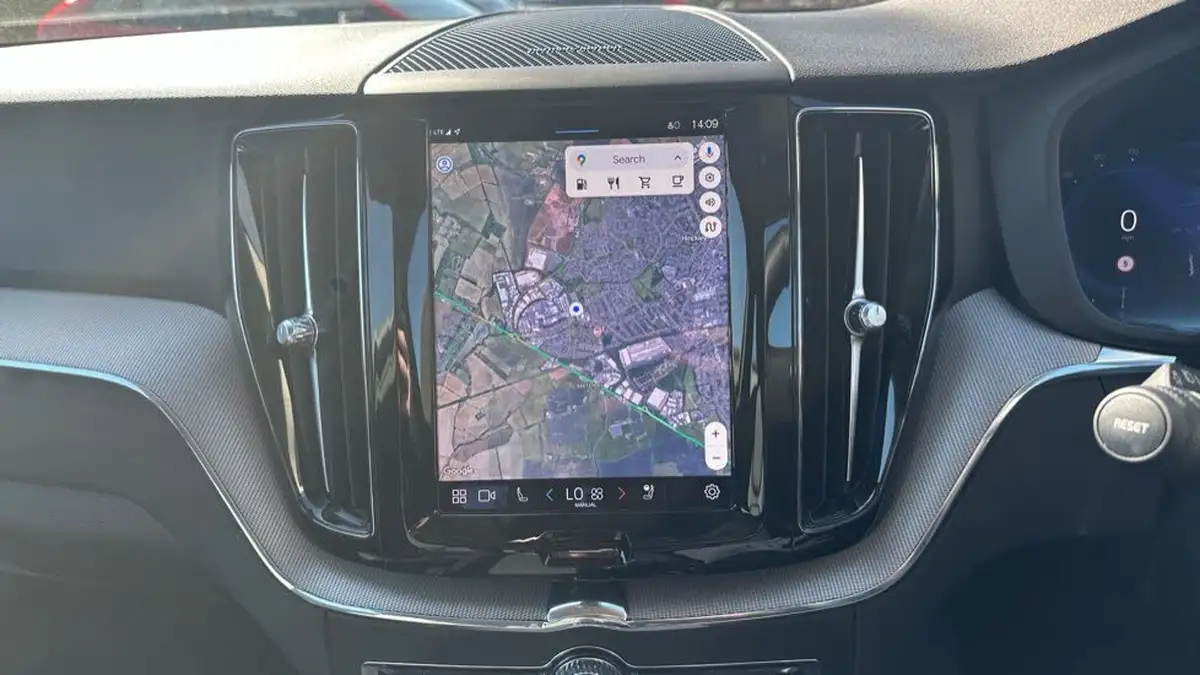 2023-volvo-xc60-20td-b4-plus-big-28
