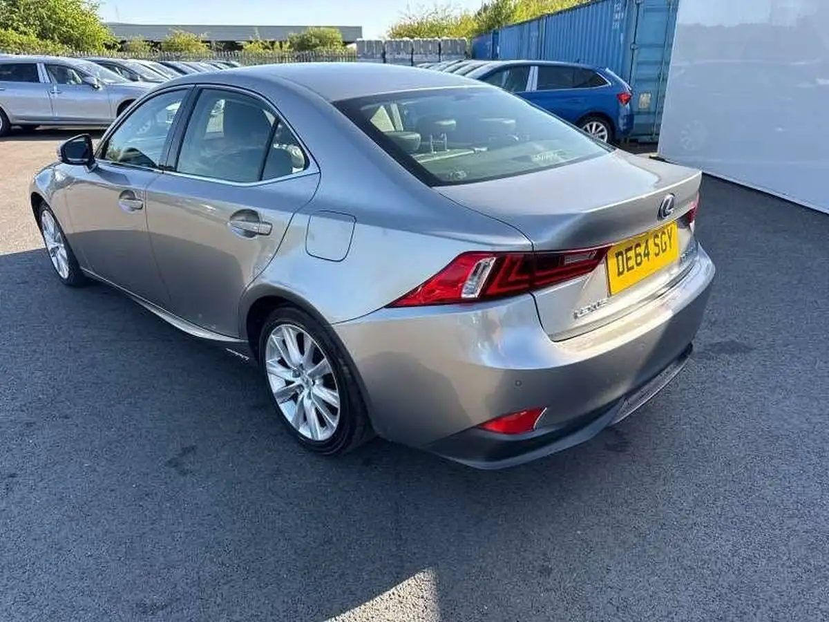 2014-lexus-is-300h-25-executive-edition-big-6