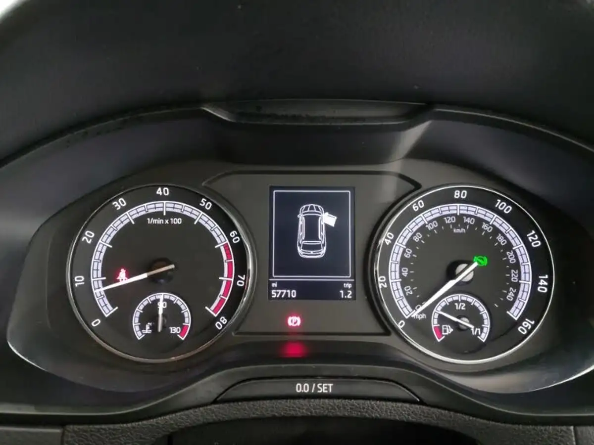 2018-skoda-karoq-15-tsi-se-technology-act-dsg-big-11