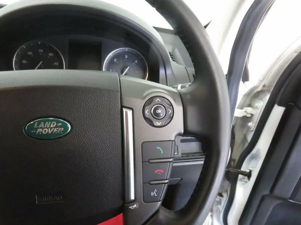 2014-land-rover-freelander-2-22td4-se-tech-big-37