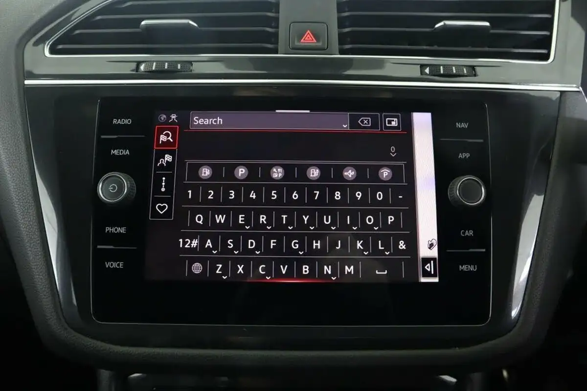 2022-volkswagen-tiguan-allspace-15-tsi-r-line-big-34