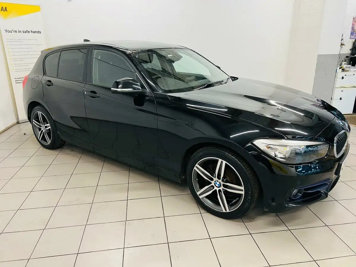 2017-bmw-1-series-20td-118d-sport-5d-big-1
