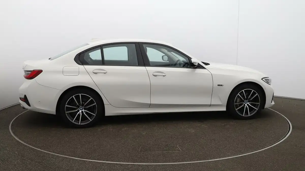 2022-bmw-3-series-20-330e-sport-pro-saloon-4d-big-8
