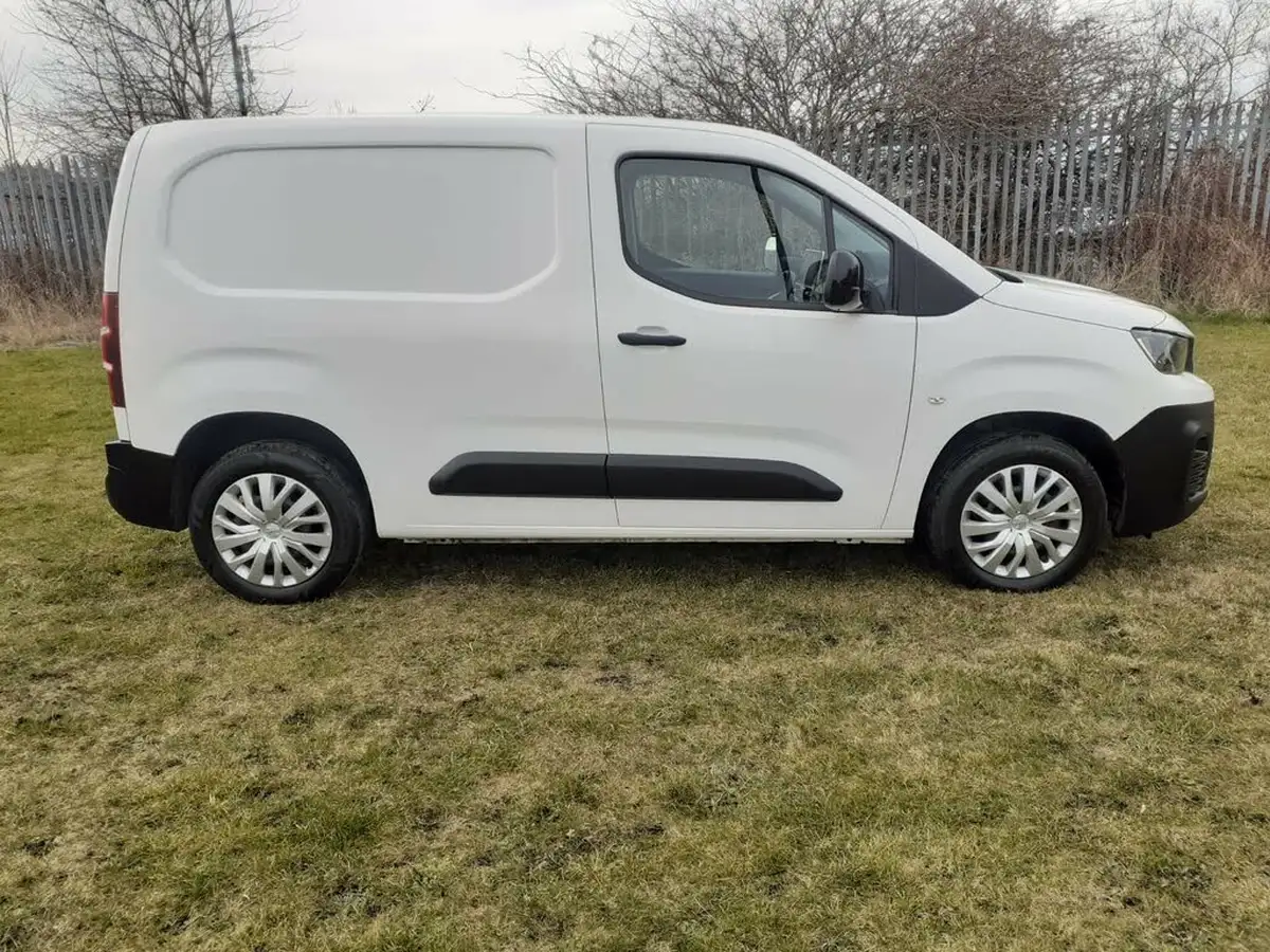 2022-peugeot-partner-15-bluehdi-1000-professional-premium-100pseu6d-big-5