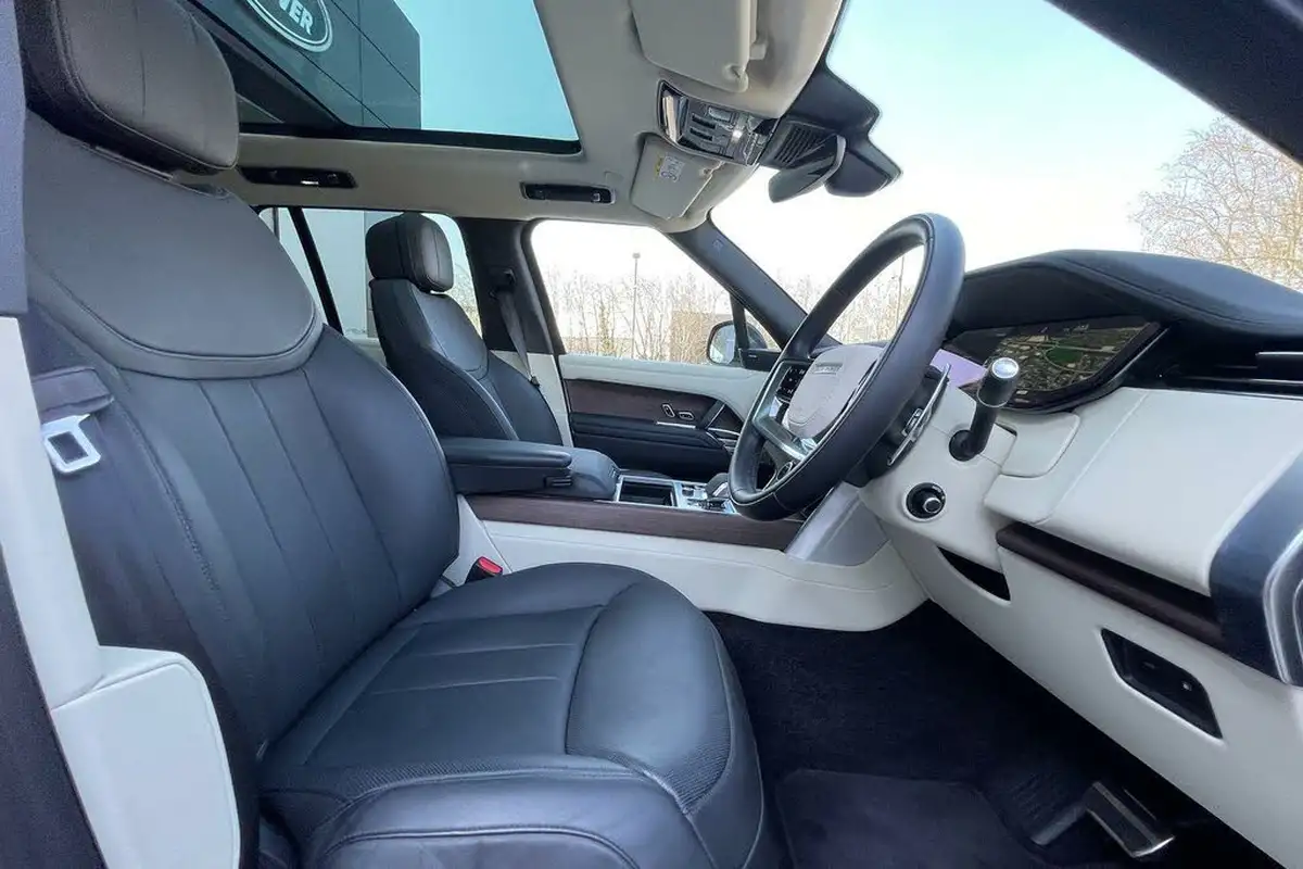 2023-land-rover-range-rover-30-p440e-se-big-8