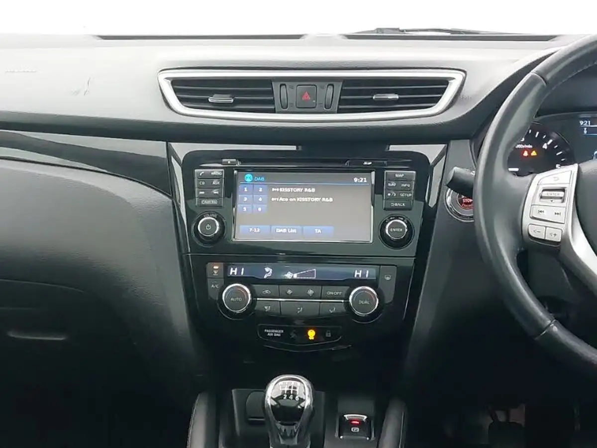 2015-nissan-qashqai-15dci-n-tec-big-9