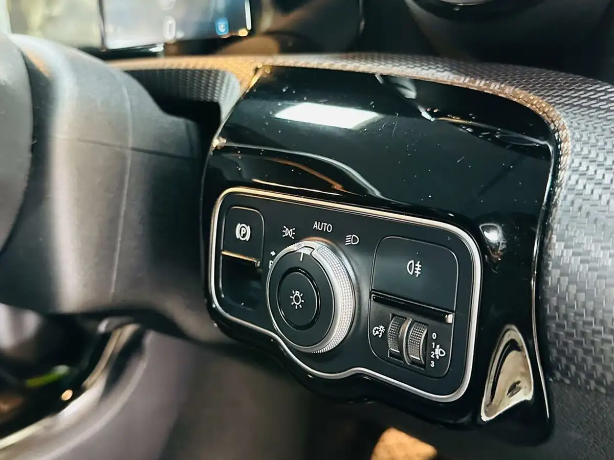 2019-mercedes-benz-a-class-big-43