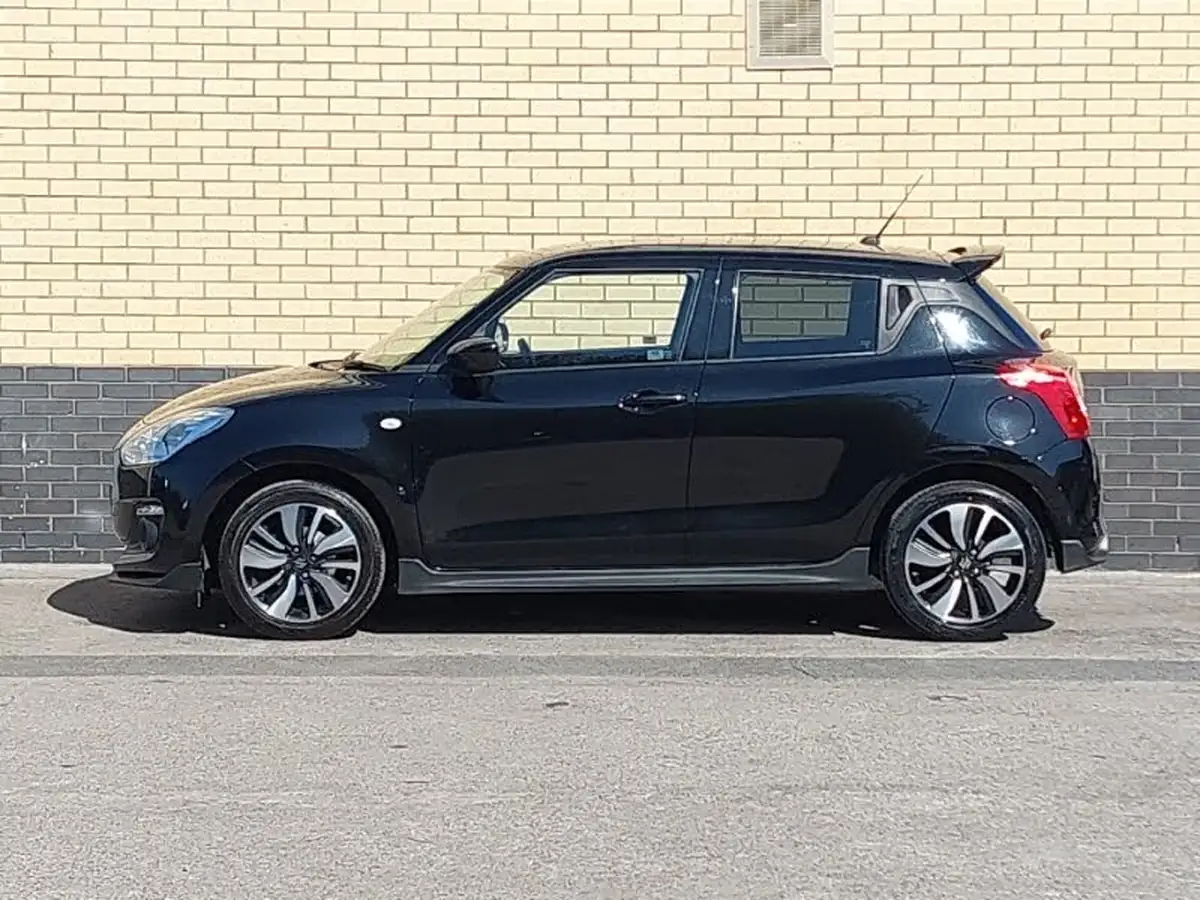 2020-suzuki-swift-12-dualjet-attitude-big-3