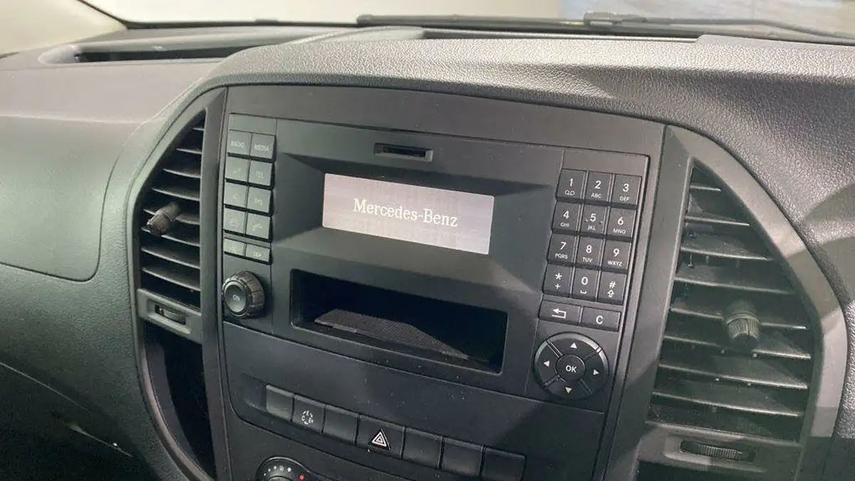 2020-mercedes-benz-vito-e-pure-l2-big-52