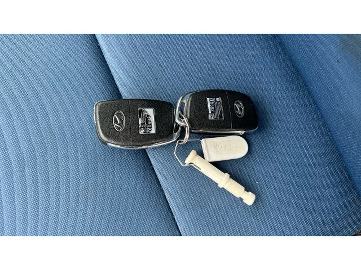 2015-hyundai-i10-10-se-big-19