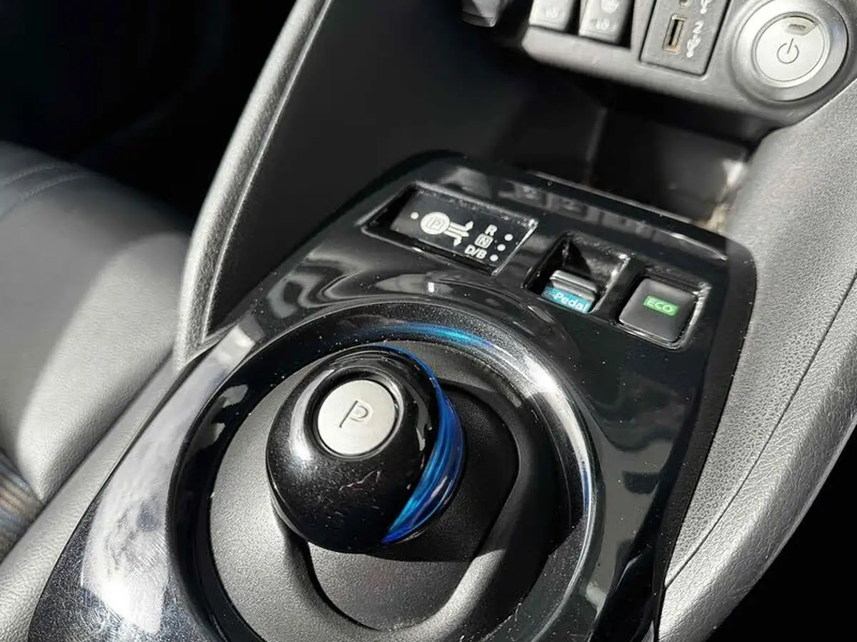 2021-nissan-leaf-e-n-connecta-big-32