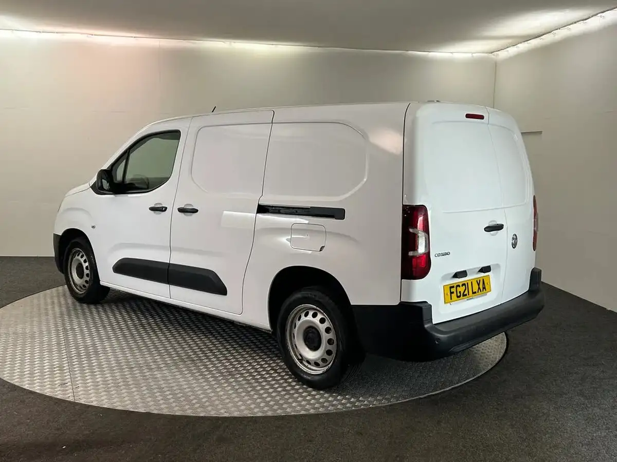 2021-vauxhall-combo-15cdti-dynamic-2300-100pseu6dt-l2h1-panel-big-10