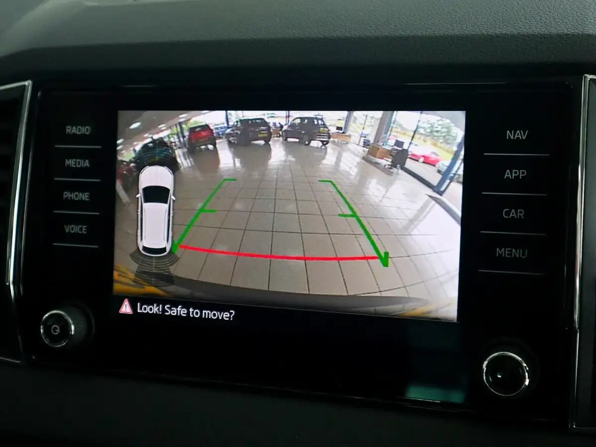 2020-skoda-karoq-15-tsi-se-l-dsg-big-30